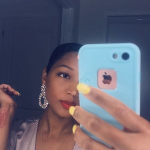 Meet your Posher, Janelle